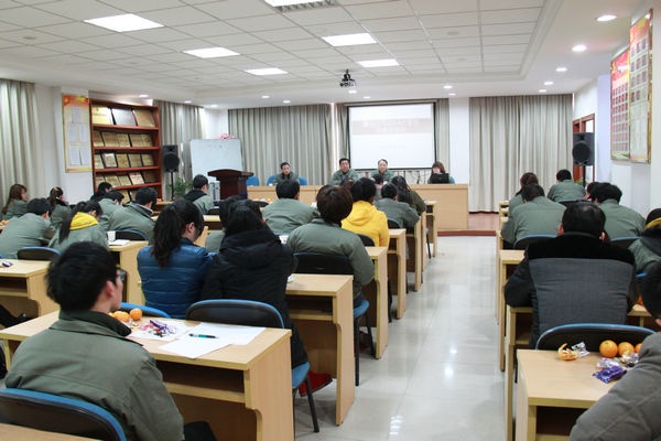 公司召开2014迎春大学生员工座谈会_集团动态_新闻中心_八达国际